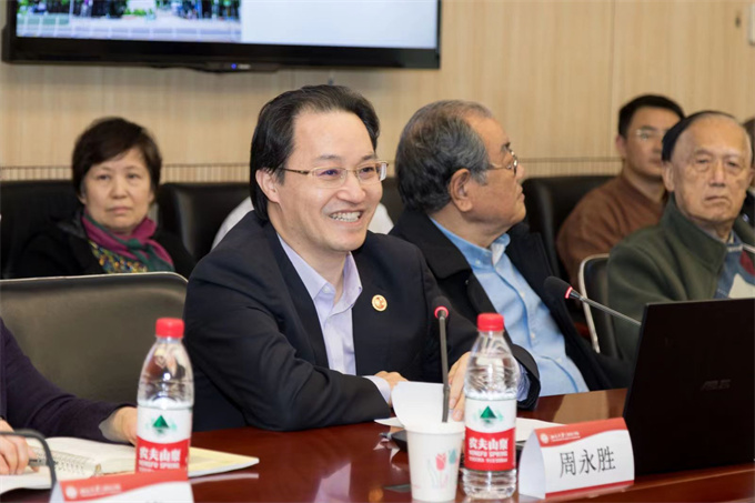 周永胜书记汇报我院关心下一代工作.jpg