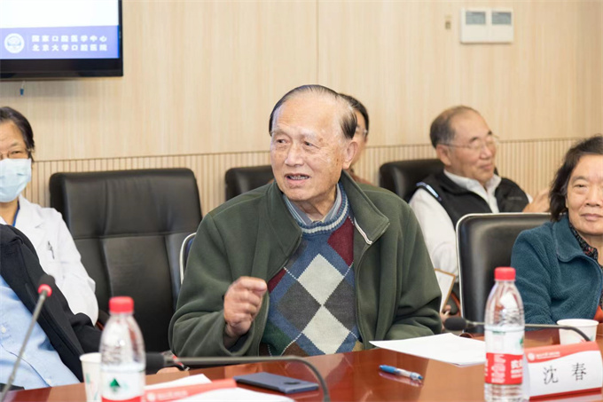 沈春教授讲话.jpg
